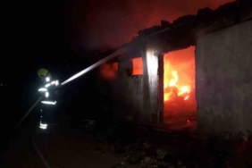 Savaştepe’de çıkan dam yangına ekipler müdahale etti