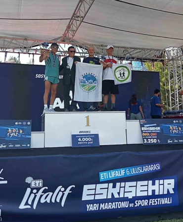 Sakarya Büyükşehir maratoncusundan birincilik