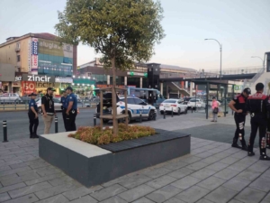 İstanbul Emniyet Müdürü Selami Yıldız, Ümraniye’de yapılan denetime katıldı