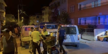 Kamyonetle gezerken polise yakalanan çocuk polis arabasına çarptı