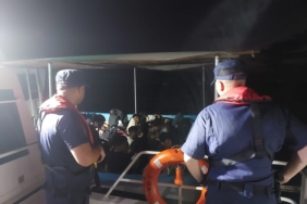 Çanakkale’de 56 kaçak göçmen ve 4 göçmen kaçakçısı yakalandı