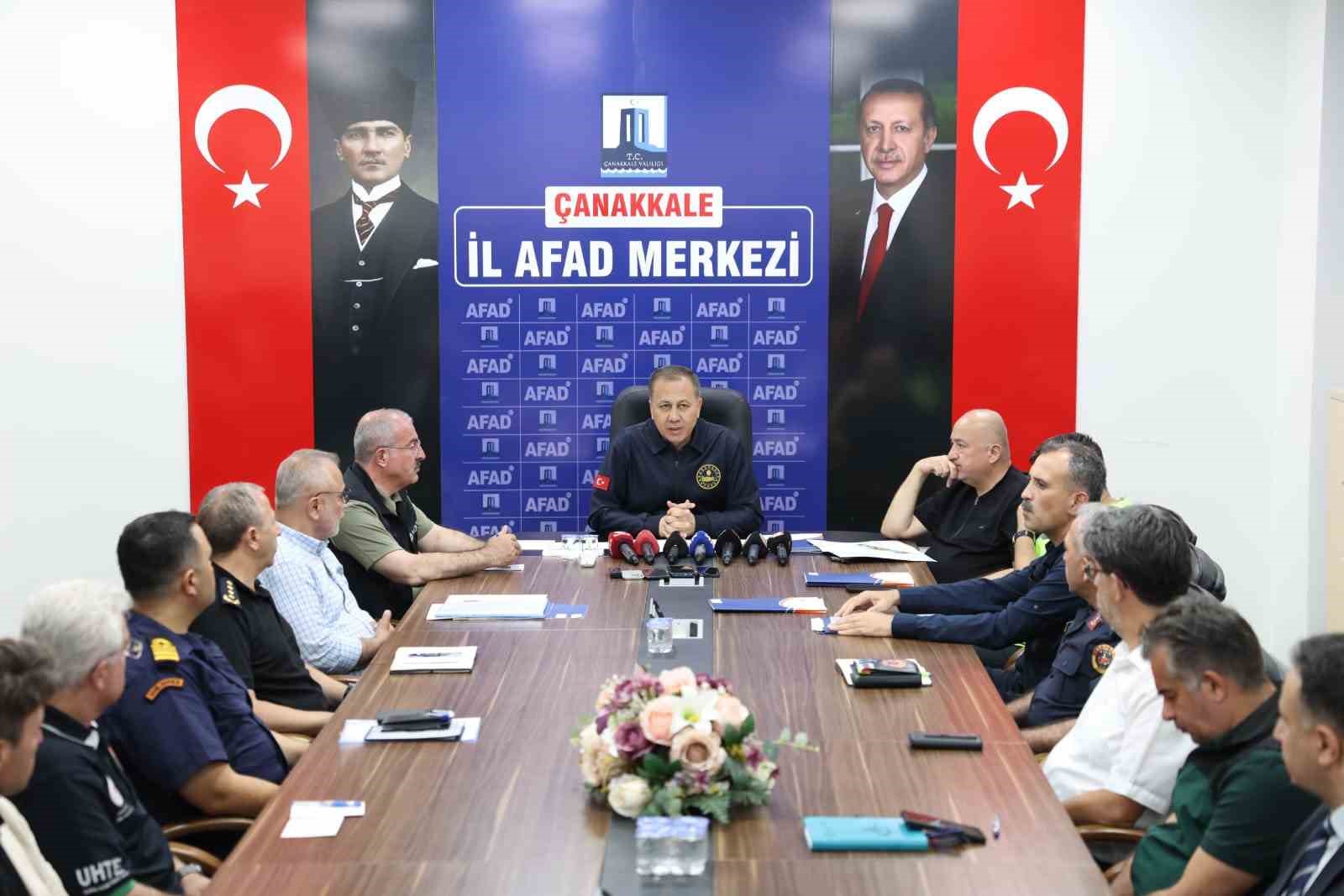 Bakan Yerlikaya: "Çanakkale’deki yangın tümüyle kontrol altına alındı"