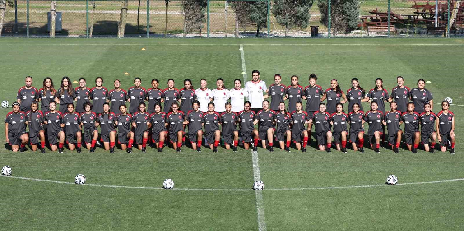 Körfezli Ravza U15 Kız Milli Takımı’nda