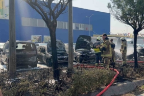 Bursa’da AVM otoparkında yangın: 6 araç kül oldu