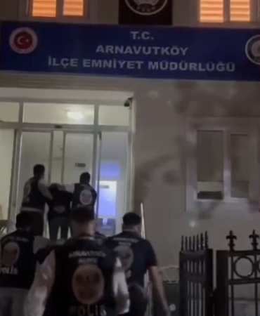 Arnavutköy’de düğün konvoyunda havaya ateş açan şüpheliler yakalandı