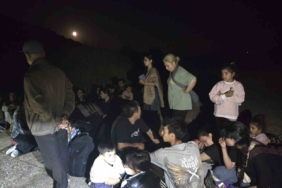 Ayvacık’ta 32 kaçak göçmen yakalandı