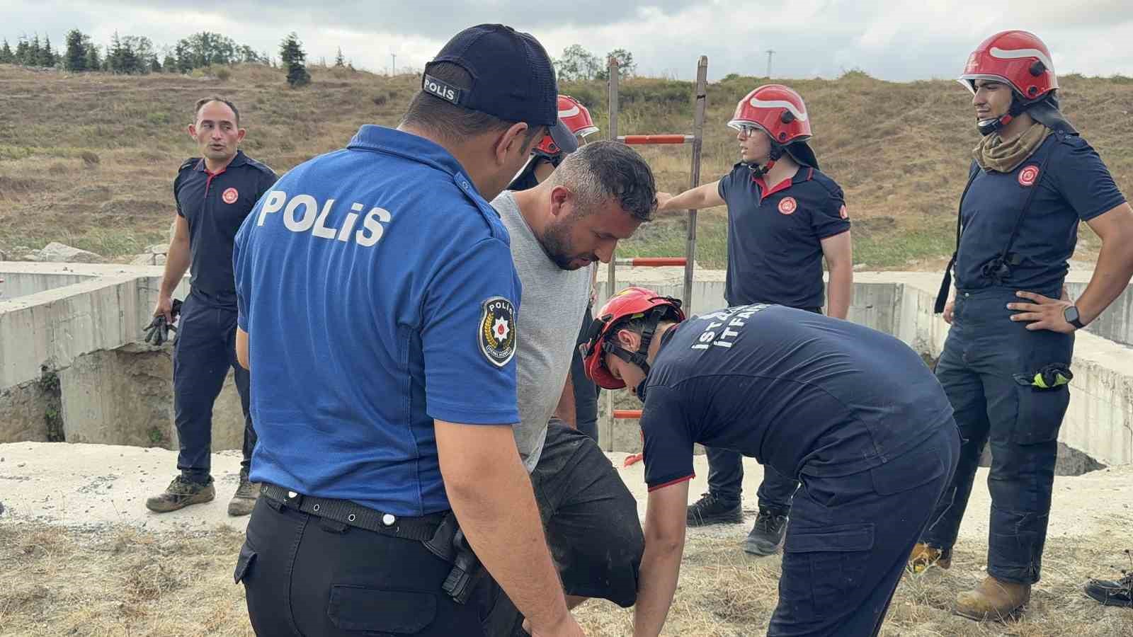 Hırsızlık için indiği kuyuda mahsur kalınca yakalandı