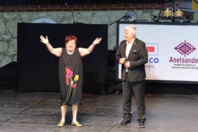 Büyükçekmece’de 2 sanatçıya "Yaşam Boyu Başarı Ödülü" verildi