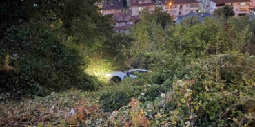 Kontrolden çıkan otomobil şarampole devrildi, sürücü yara almadan kurtuldu