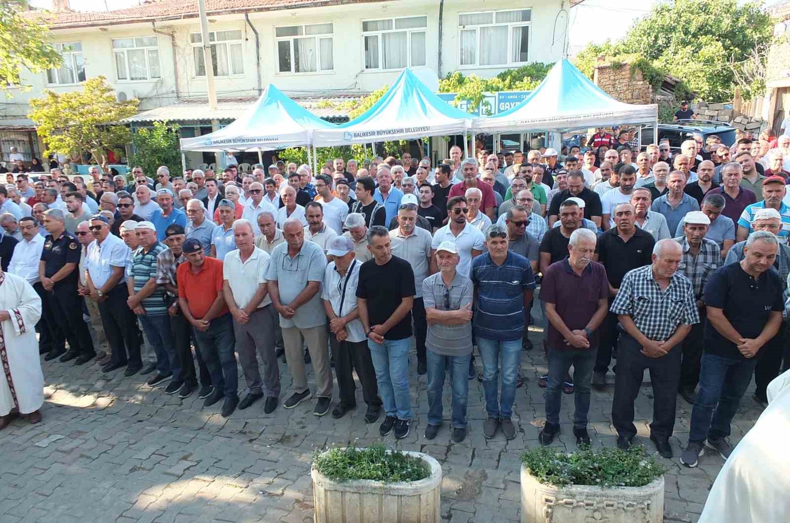 Burhaniye’de eski başkan Naci Söyler son yolculuğuna uğurlandı