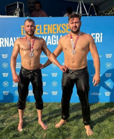 Sakarya Büyükşehir’in sporcuları güreş ve bisiklette kürsüde yer aldı