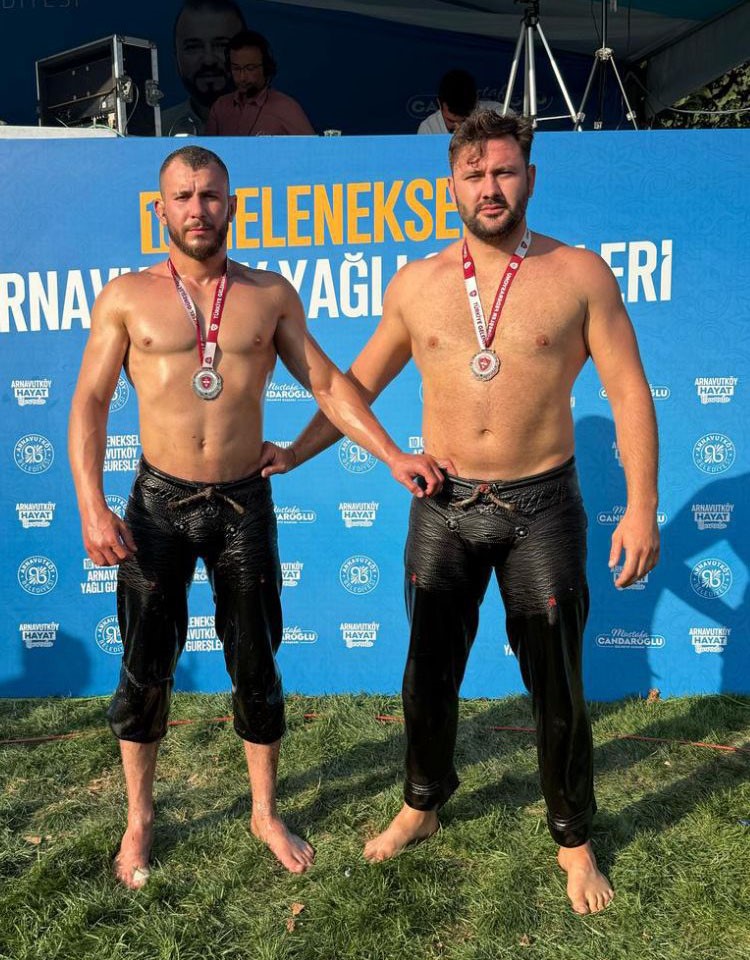 Büyükşehir’in sporcuları güreş ve bisiklette kürsüde yer aldı