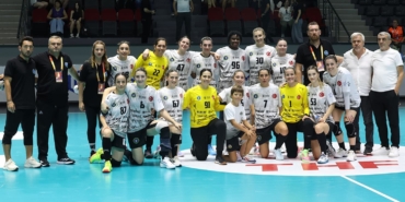 Büyükşehir hentbol takımı finalde
