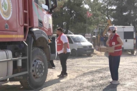Çanakkale’de alevlerle mücadele eden ekip ve vatandaşlara Kızılay’dan yardım