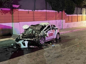 Büyükçekmece’de otomobil, TIR’a arkadan çarptı : 1 ölü, 4 yaralı