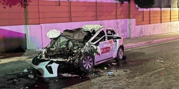 Büyükçekmece’de otomobil, TIR’a arkadan çarptı : 1 ölü, 4 yaralı