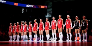 A Milli Kadın Voleybol Takımı, hazırlık kampı için Antalya’ya gitti