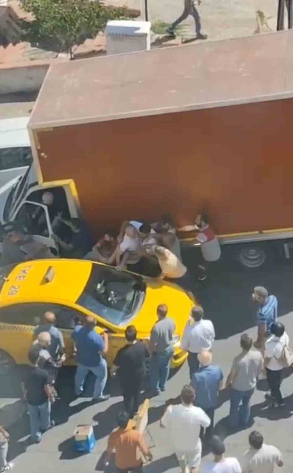 Maltepe’de yol verme kavgası