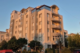 Bahçeşehir’de karısını silahla ağır yaralayan şahıs, ardından silahı kendi kafasına dayadı