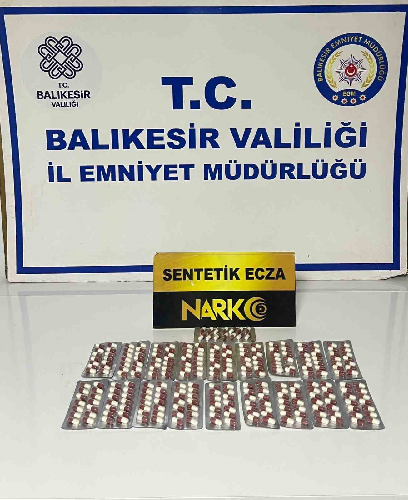 Ayvalık’ta narkotik polisleri 265 adet uyuşturucu hap ele geçirdi