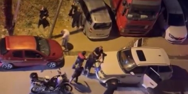 Esenyurt’ta polisin dur ihtarına uymayan şahıslar polise saldırdı
