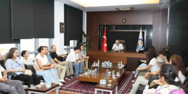 Başkan Büyükgöz, YKS’de ilk bine giren öğrencileri ağırladı