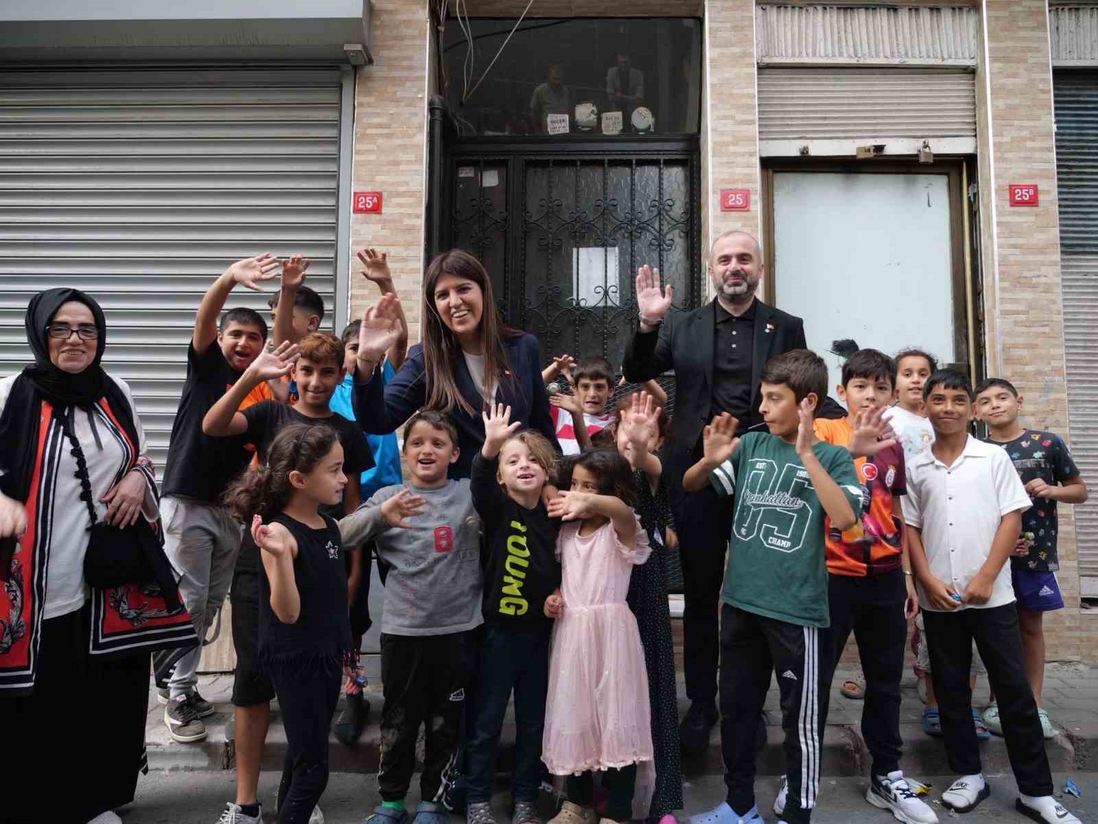 AK Parti İstanbul Milletvekili Derya Ayaydın Fatih’te vatandaşlarla buluştu