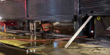 Faciaya ramak kala... Bilinçsizce yakılan ateş, 4 dükkana felaketi yaşattı