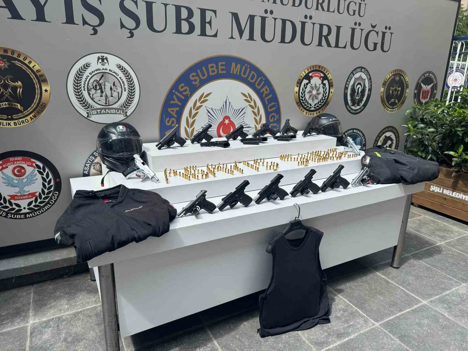 İstanbul’da 10 ilçede suç çetelerine eş zamanlı operasyon düzenlendi: 29 şüpheli yakalandı