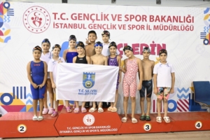 Silivri Belediyesi Spor Kulübü Yüzme Takımı, İstanbul’da 20 madalya kazandı