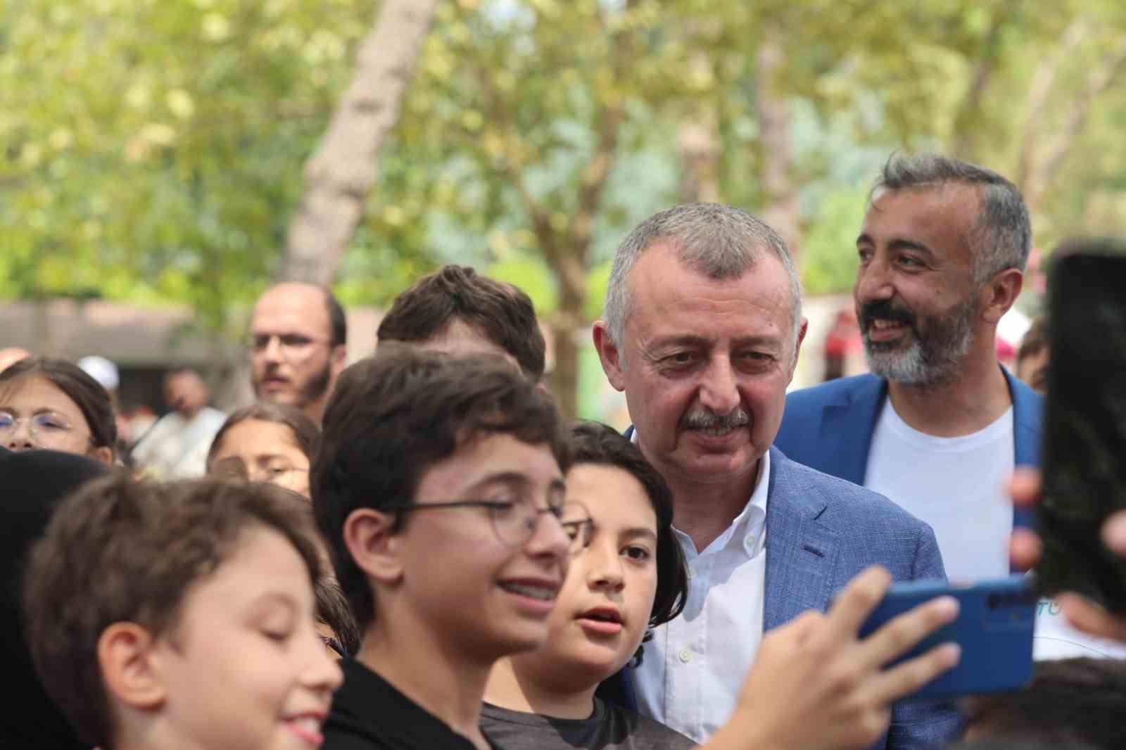 Başkan Büyükakın, TÜGVA gençliğini yalnız bırakmadı