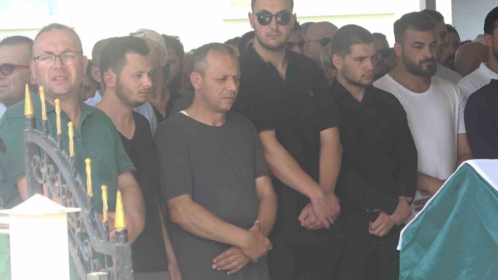 Yalova’da trafik kazasında ölen genç son yolculuğuna uğurlandı