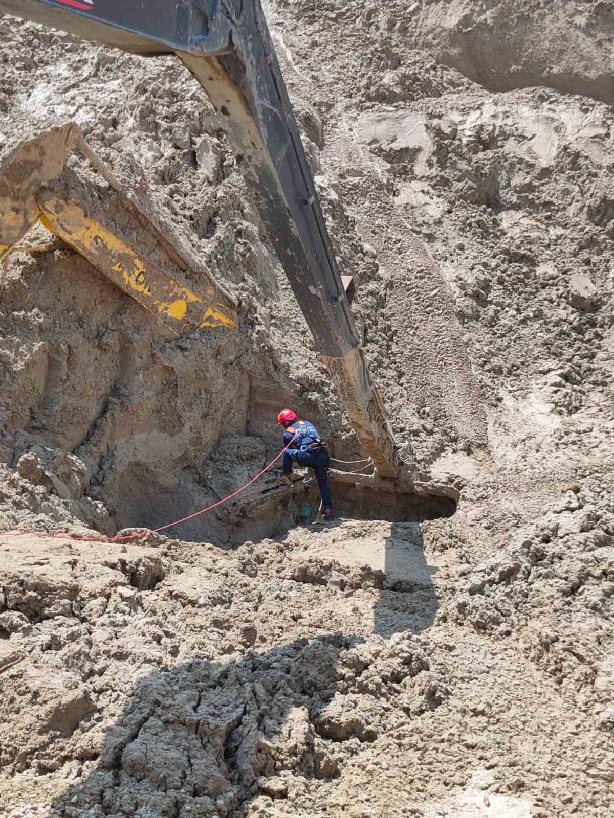 Silivri’de göçük altında kalan işçinin cansız bedenine ulaşıldı