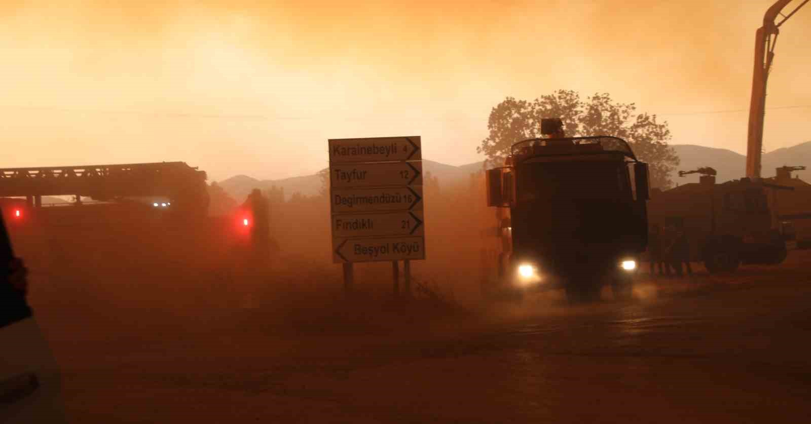 Çanakkale’de çıkan orman yangınında 5 köy tahliye edildi