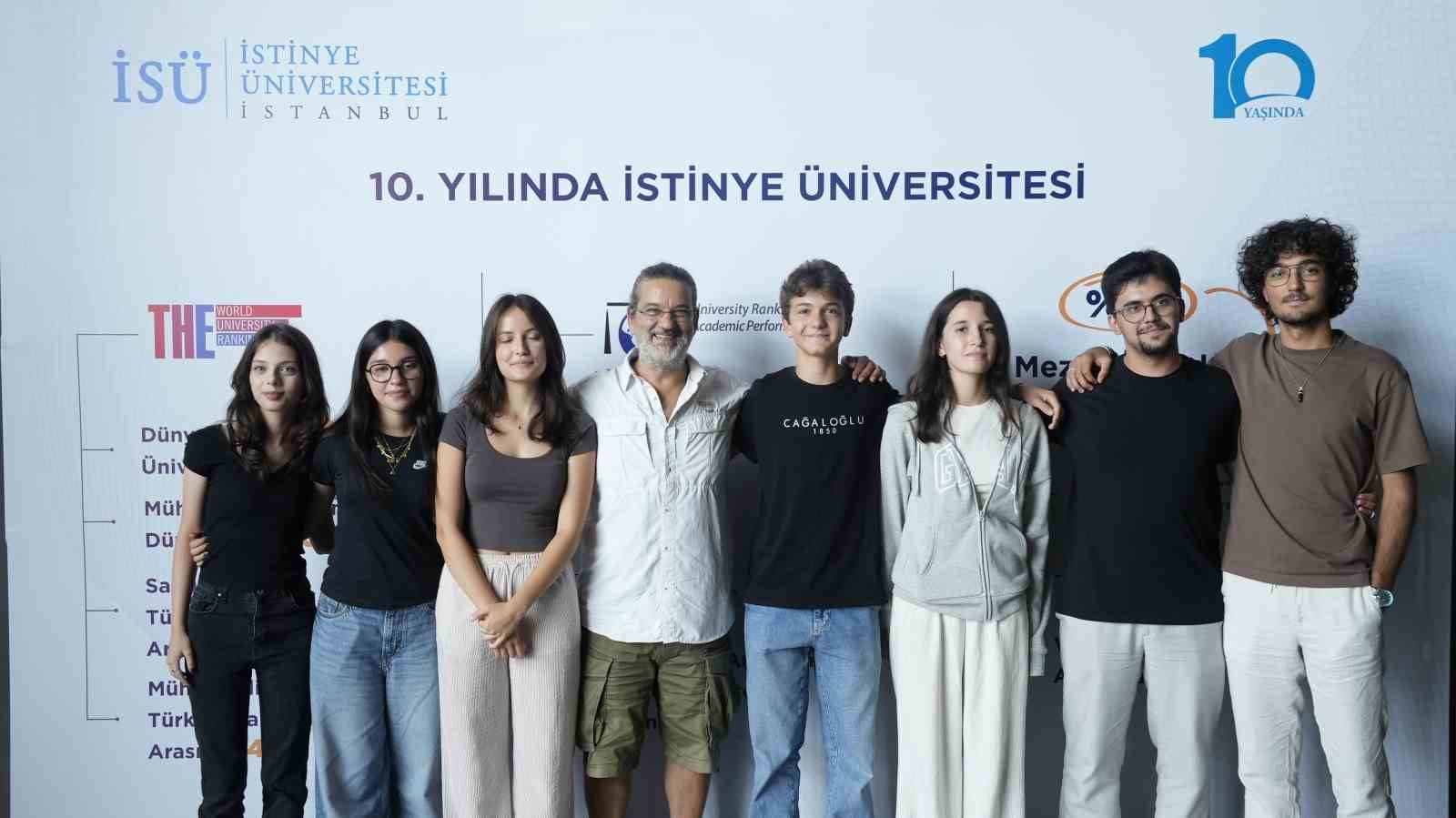 CERN liseler arası Demet Hattı yarışmasını kazanan öğrenciler İstinye Üniversitesi’nde buluştu