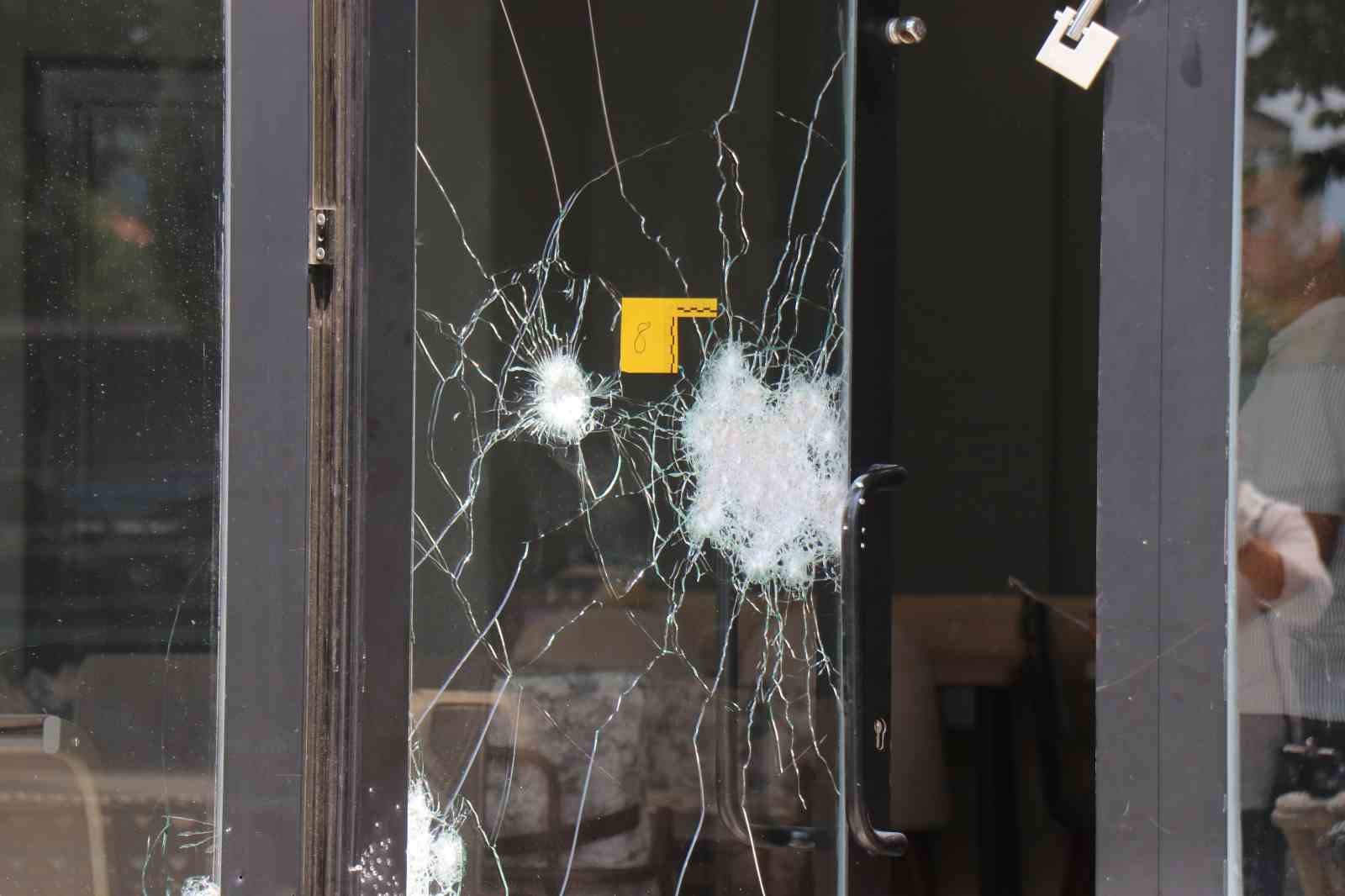 Bahçe mobilyaları satan iş yerine tüfekli saldırı