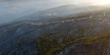 Gelibolu’da büyük ölçüde kontrol altına alınan orman yangınında yanan yerler dronla görüntülendi