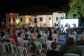 (Özel) Kazdağları eteklerinde tarihi köy ilkokulunda klasik müzik konseri