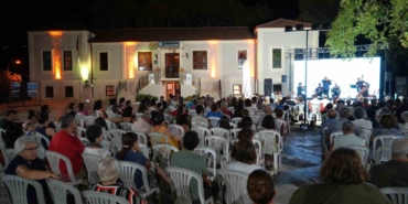 (Özel) Kazdağları eteklerinde tarihi köy ilkokulunda klasik müzik konseri