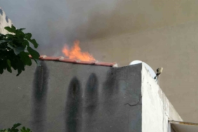 Çanakkale’de çatı katında çıkan yangın korkuttu