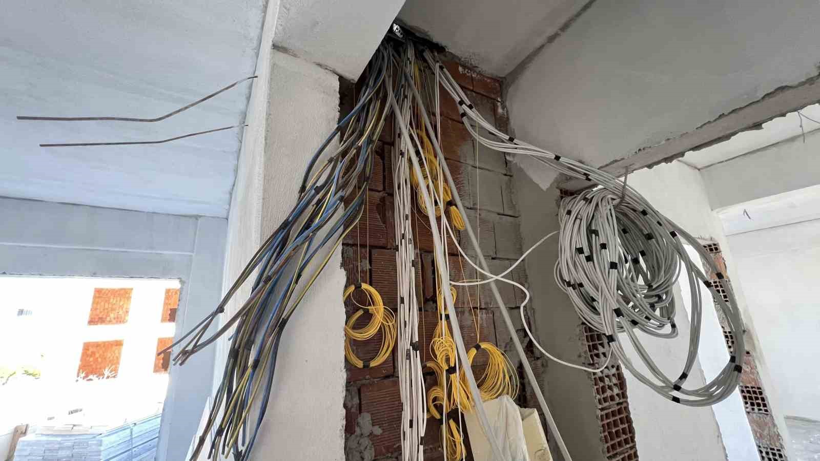 İnşaattan 150 bin liralık kablo hırsızlığı