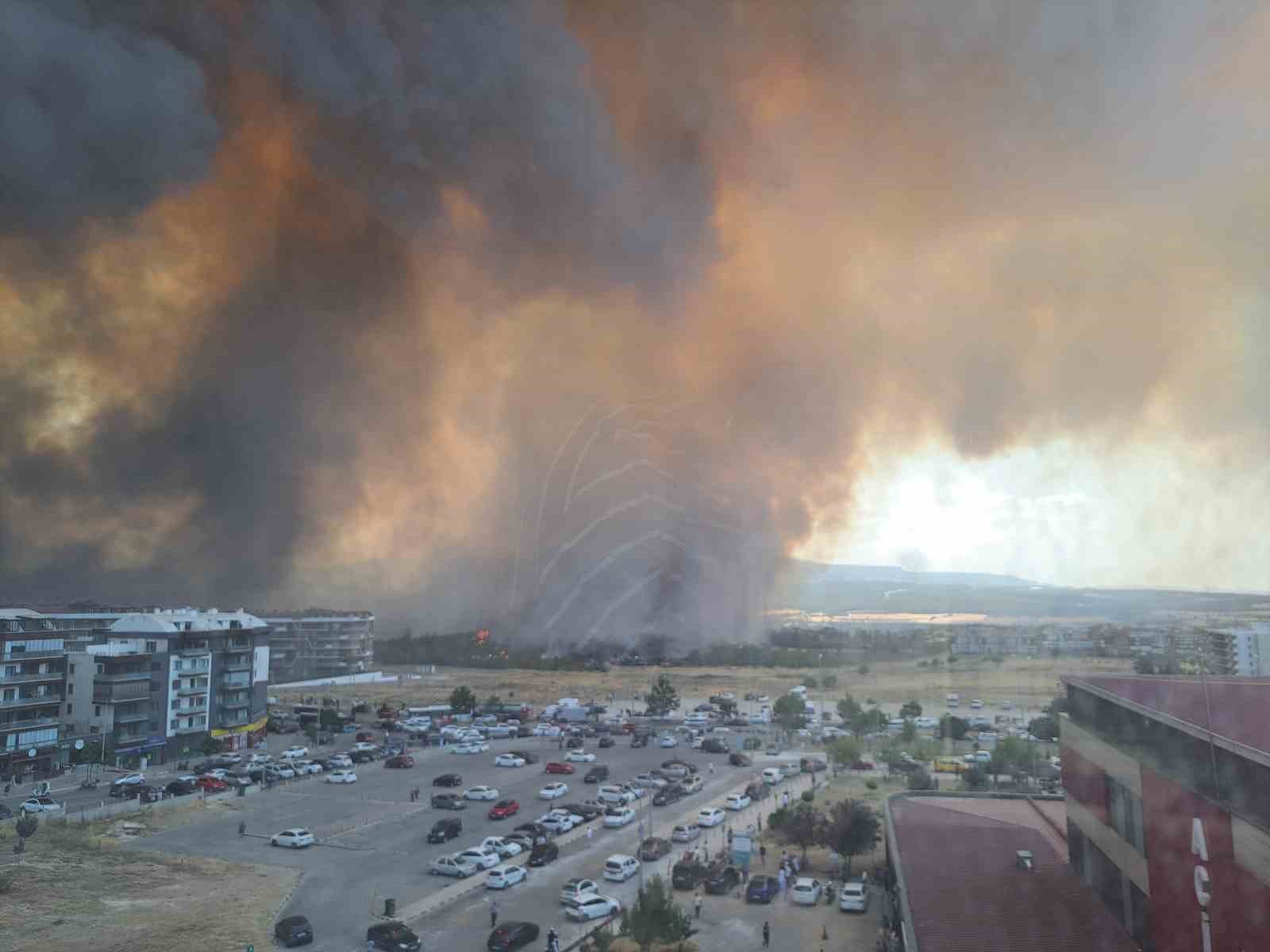 Çanakkale Valisi açıkladı: "Çanakkale il merkezini tehdit eder bir durum yoktur"