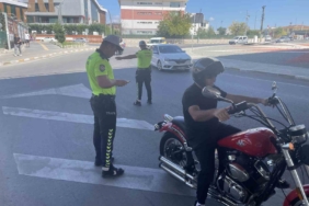 Kask takmayan 4 sürücüye: 3 bin 972 lira ceza