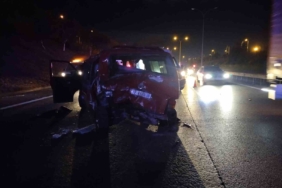 Sultanbeyli’de 2 minibüs çarpıştı: 9 yaralı