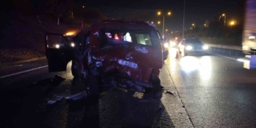 Sultanbeyli’de 2 minibüs çarpıştı: 9 yaralı