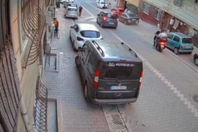 Esenyurt’ta miras kavgası: Tartıştığı ablasının arabasının camını çekiçle kırdı