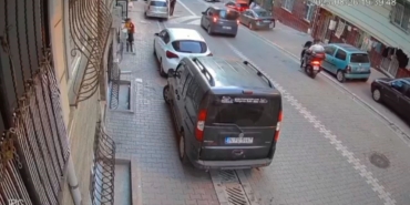 Esenyurt’ta miras kavgası: Tartıştığı ablasının arabasının camını çekiçle kırdı