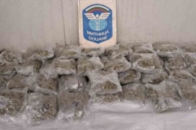 Tüp gaza saklanan esrarı yurda sokacaklardı