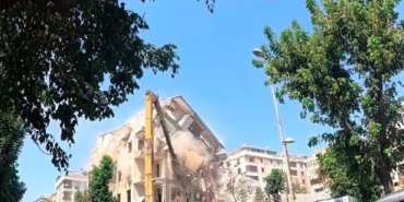 Avcılar’da kentsel dönüşüm nedeniyle yıkılan bina çöktü