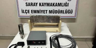 Defineciler, tarihi eser harita ile yakalandı